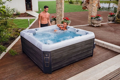 man and woman enjoy their spa in online reviews