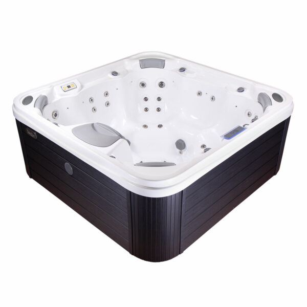 Wellis Houston hot tub side view