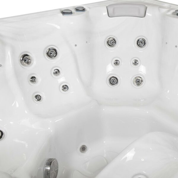 Wellis Milano hot tub detail