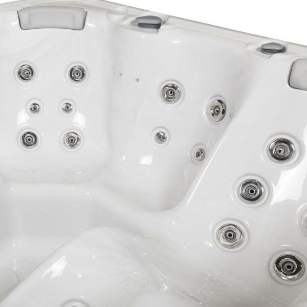 Wellis Milano hot tub detail