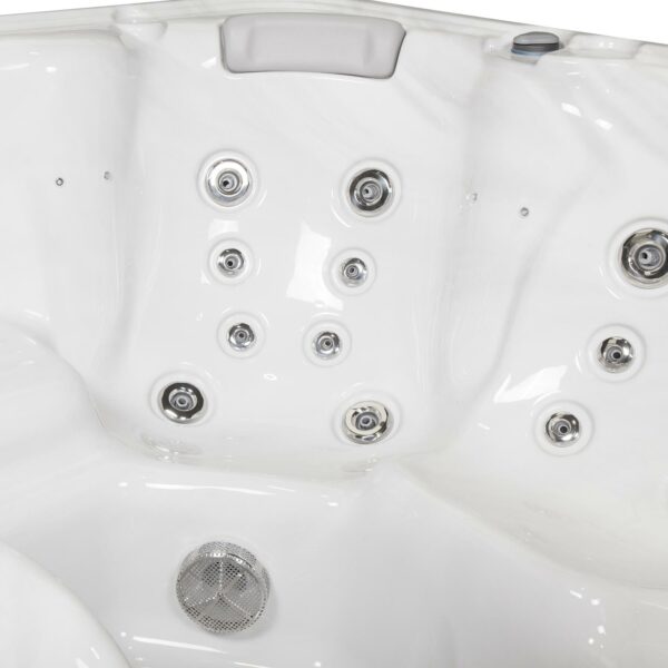 Wellis Milano hot tub detail