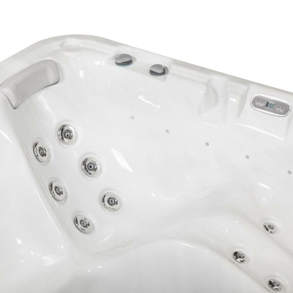 Wellis Milano hot tub detail