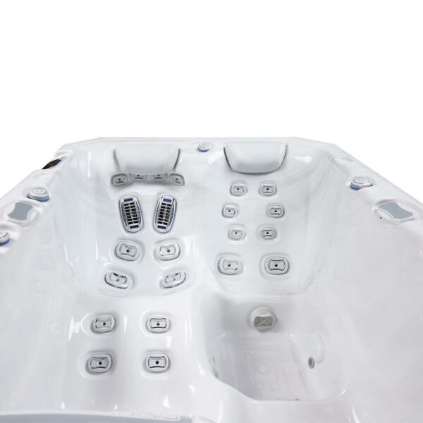 Wellis Teide hot tub detail