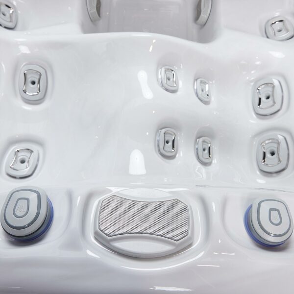Wellis Teide hot tub detail