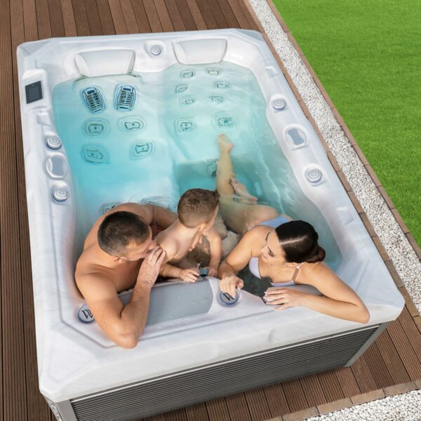 Wellis Teide hot tub lifestyle
