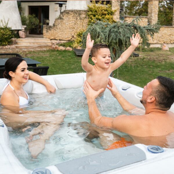 Wellis Teide hot tub lifestyle