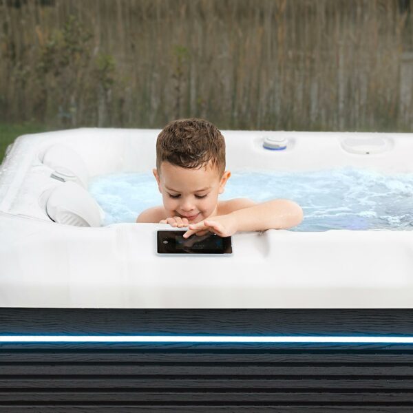 Wellis Teide hot tub lifestyle