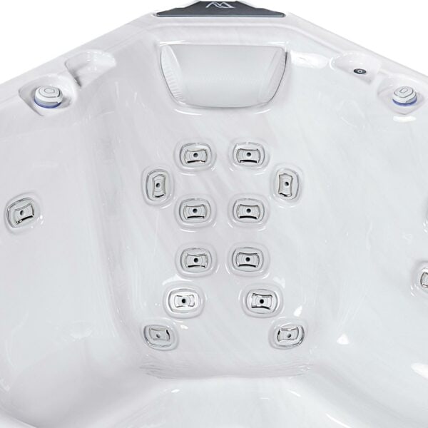 Wellis Kilimanjaro Life hot tub detail