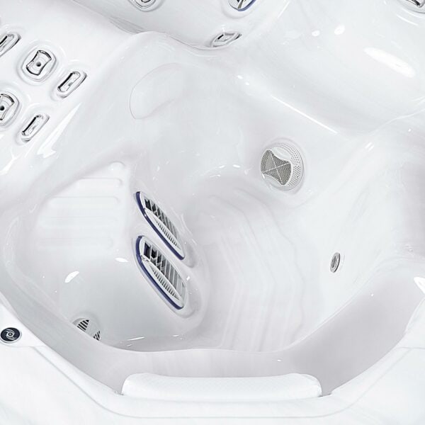 Wellis Kilimanjaro Life hot tub detail