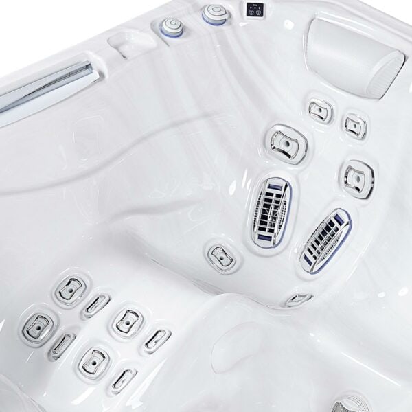 Wellis Kilimanjaro Life hot tub detail