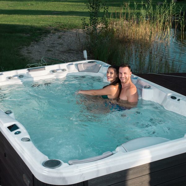 Wellis Olympus Life hot tub lifestyle